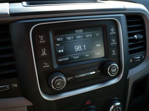 Used 2014 RAM 1500 Express AWD/4WD image 32