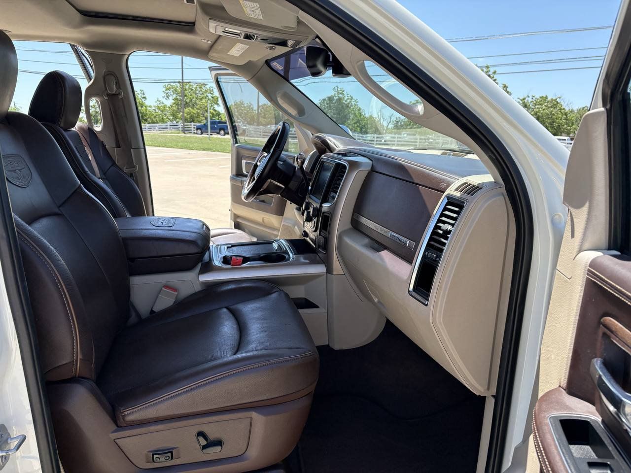 Used 2017 RAM 2500 Longhorn w/ Convenience Group AWD/4WD image 13