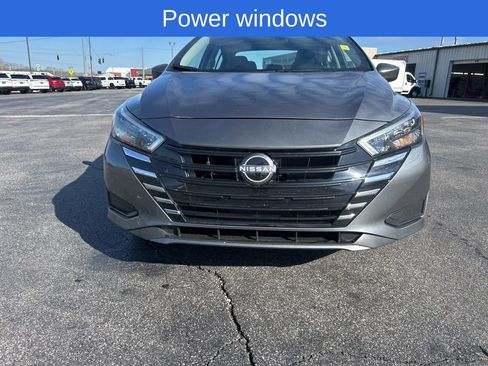 Used 2025 Nissan Versa SV image 4