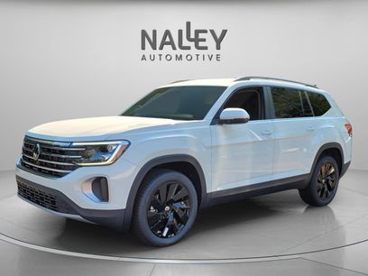New 2025 Volkswagen Atlas SE w/ Black Wheel Package