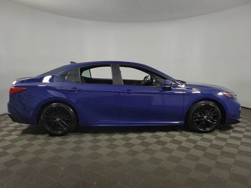 Used 2025 Toyota Camry SE FWD image 10