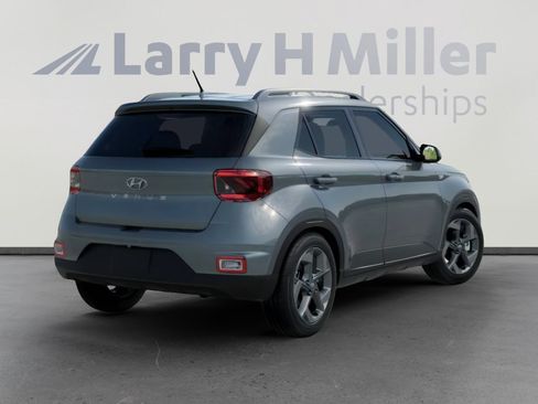 New 2026 Hyundai Venue SEL FWD image 4