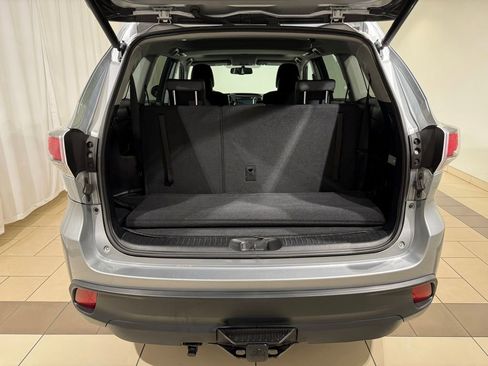 Used 2016 Toyota Highlander XLE AWD/4WD image 11