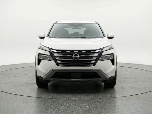 Used 2025 Nissan Rogue SV AWD/4WD image 2
