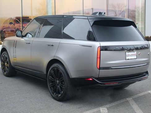 Used 2023 Land Rover Range Rover SE image 11