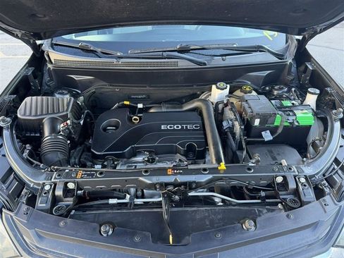 Used 2018 Chevrolet Equinox LS image 30