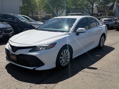 Used 2019 Toyota Camry LE FWD image 2