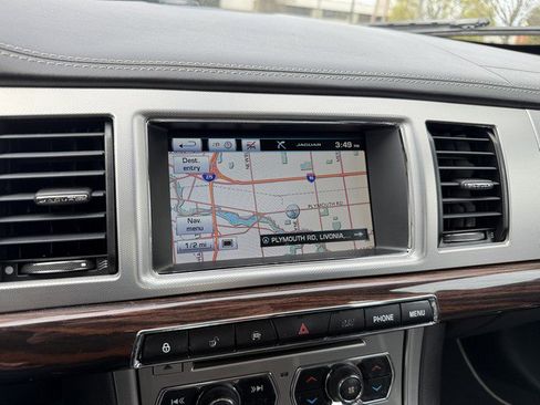 Used 2014 Jaguar XF 3.0 image 27