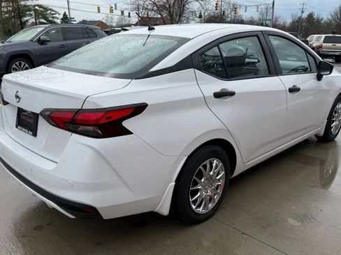 Used 2020 Nissan Versa S image 3