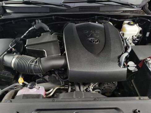 Used 2023 Toyota Tacoma TRD Off-Road w/ TRD Premium Off Road Package AWD/4WD image 14