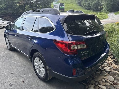 Used 2016 Subaru Outback 2.5i Premium AWD/4WD image 10