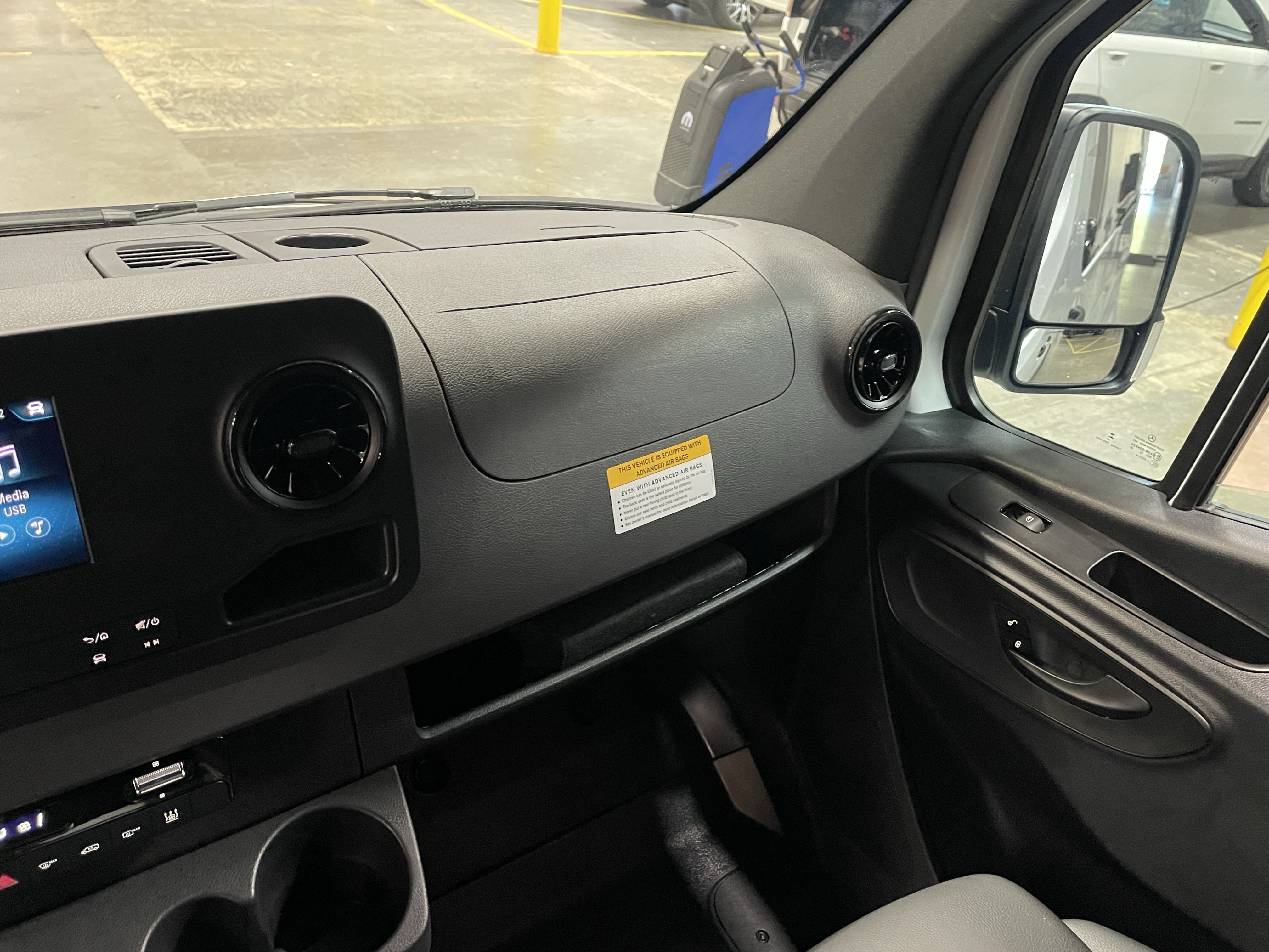 Used 2024 Mercedes-Benz Sprinter 2500 image 22