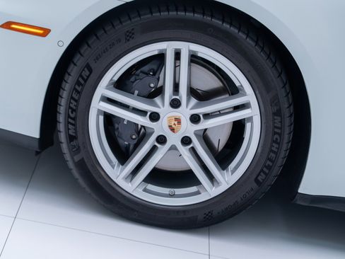 Certified 2024 Porsche Panamera image 12
