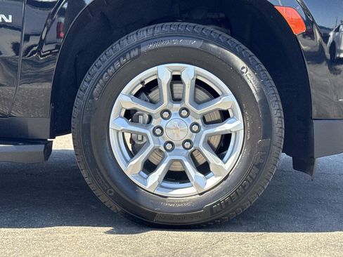 Used 2023 Chevrolet Suburban LS AWD/4WD image 33