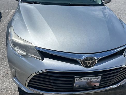 Used 2018 Toyota Avalon XLE FWD image 9