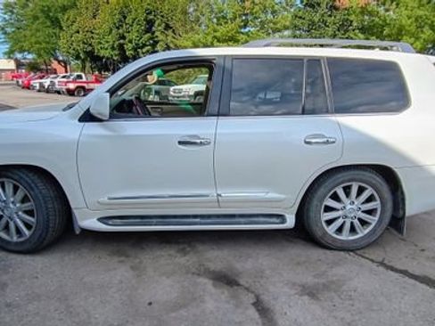 Used 2011 Lexus LX 570 4WD image 4