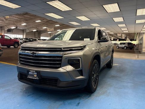 New 2026 Chevrolet Traverse LT FWD image 13