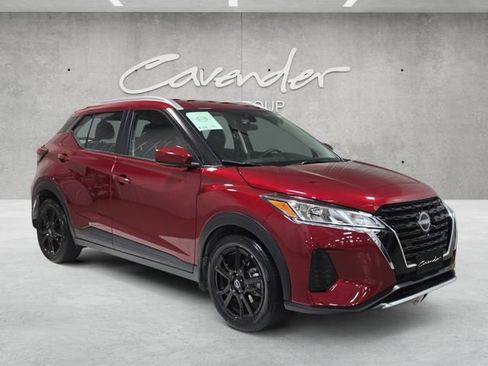 Used 2024 Nissan Kicks SV FWD image 2