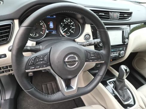 Used 2020 Nissan Rogue Sport SV w/ All-Weather Package AWD/4WD image 17