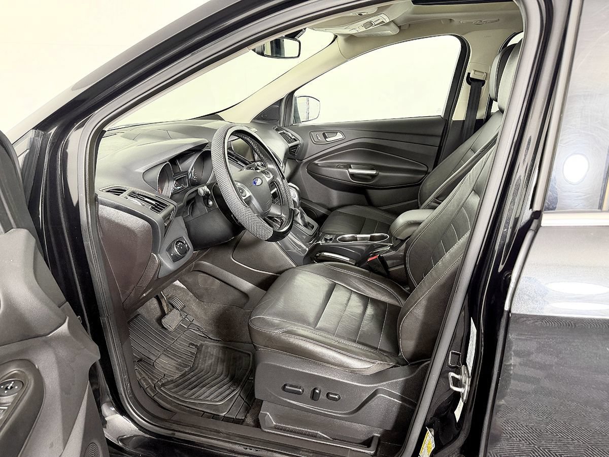 Used 2014 Ford Escape Titanium w/ Equipment Group 401A AWD/4WD image 30