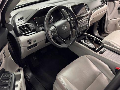 Used 2017 Honda Pilot Touring image 18
