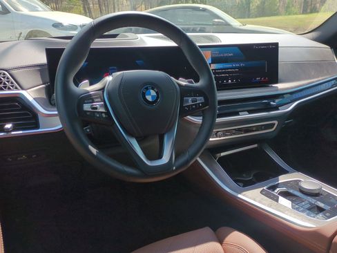 Used 2025 BMW X5 xDrive50e w/ Climate Comfort Package image 29