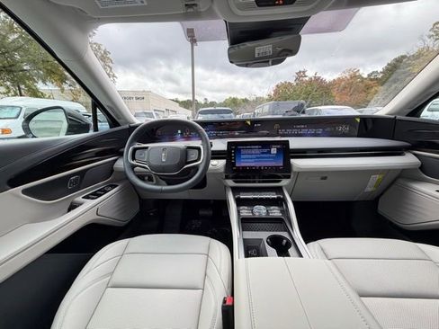 New 2026 Lincoln Nautilus Premier image 10