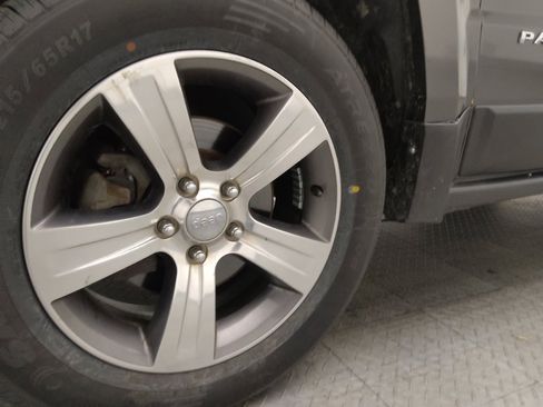 Used 2017 Jeep Patriot High Altitude image 31