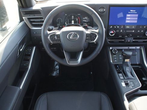 Used 2026 Lexus GX 550 AWD/4WD image 5