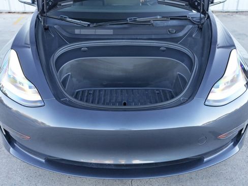 Used 2023 Tesla Model 3 Standard Range image 8