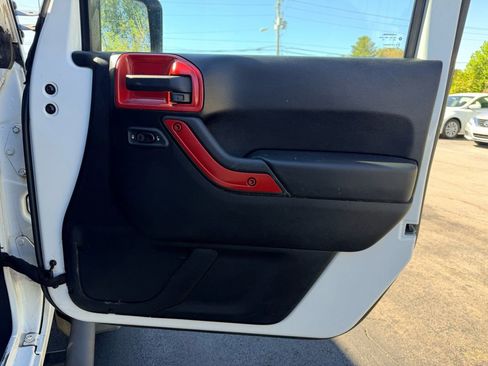 Used 2013 Jeep Wrangler Unlimited Sport image 30