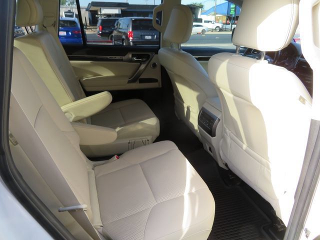 Used 2023 Lexus GX 460 Luxury w/ Sport Design Package AWD/4WD image 16