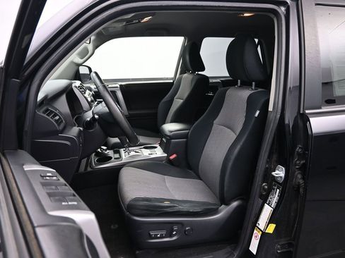 Used 2015 Toyota 4Runner SR5 image 19