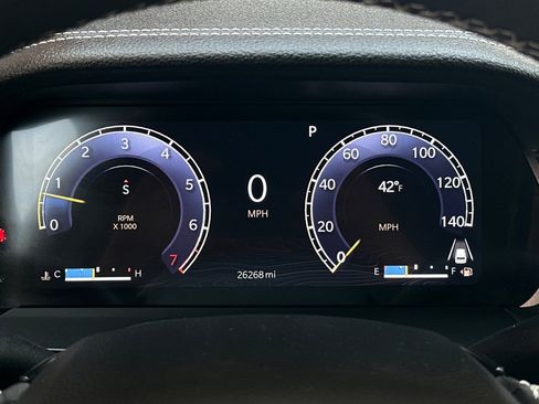 Used 2023 Jeep Grand Cherokee L Limited w/ Black Appearance Package image 35