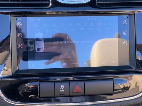 Used 2012 Chrysler 200 Touring image 33