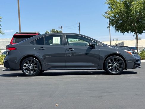 Used 2025 Toyota Corolla SE w/ SE Premium Package FWD image 6