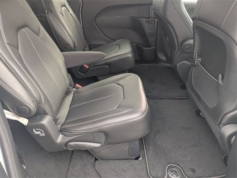 New 2026 Chrysler Voyager LX image 29