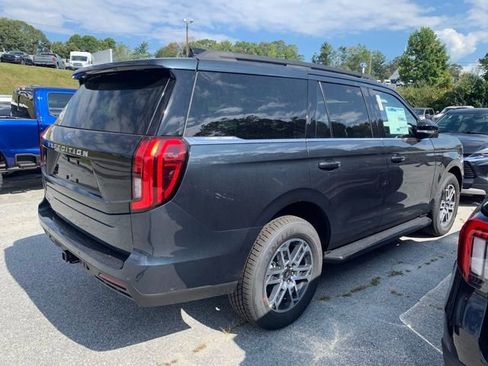 New 2025 Ford Expedition Active image 29