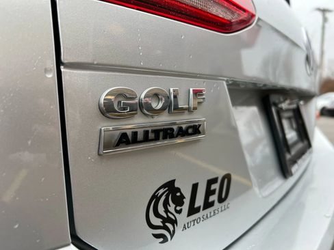 Used 2017 Volkswagen Golf Alltrack SE image 9
