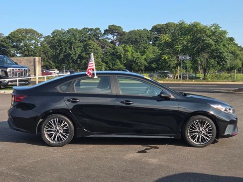 Used 2023 Kia Forte GT-Line w/ GT-Line Premium Package FWD image 3