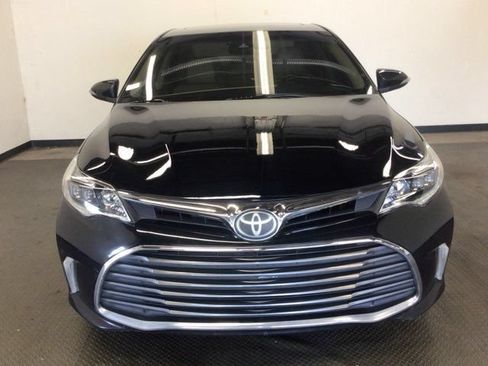 Used 2017 Toyota Avalon Limited FWD image 2