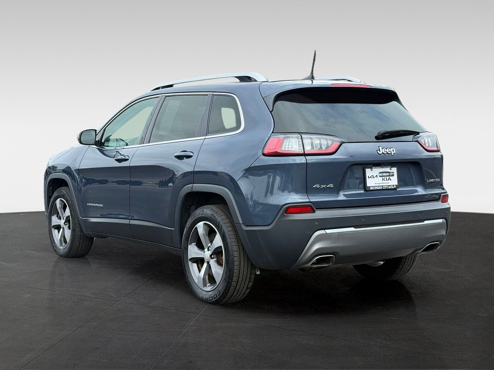 Used 2019 Jeep Cherokee Limited AWD/4WD image 7