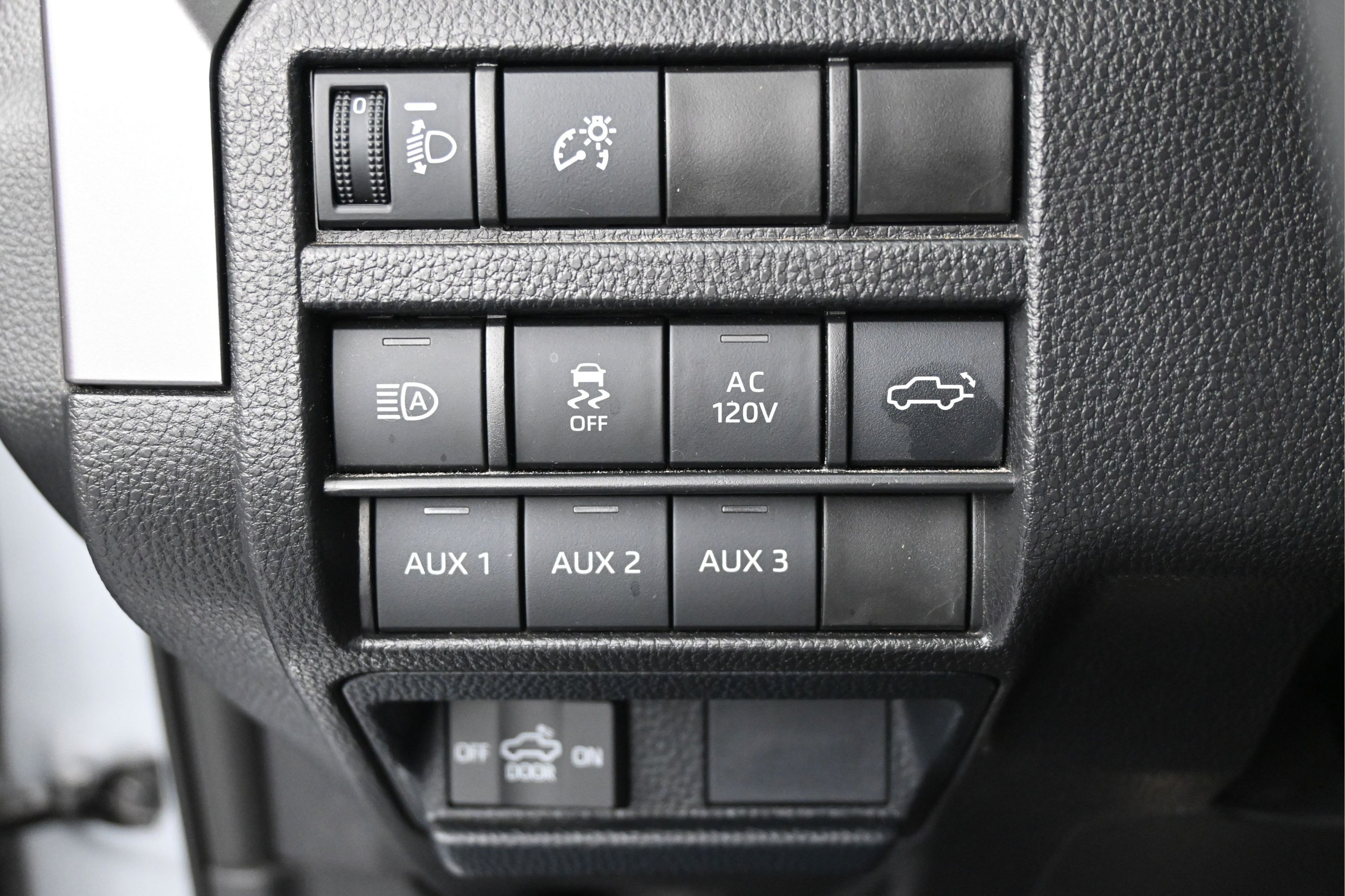 Used 2025 Toyota Tacoma TRD Off-Road w/ TRD Off Road Premium Package AWD/4WD image 21