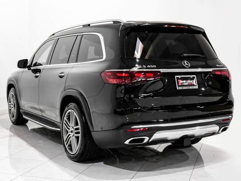 Used 2024 Mercedes-Benz GLS 450 4MATIC image 10