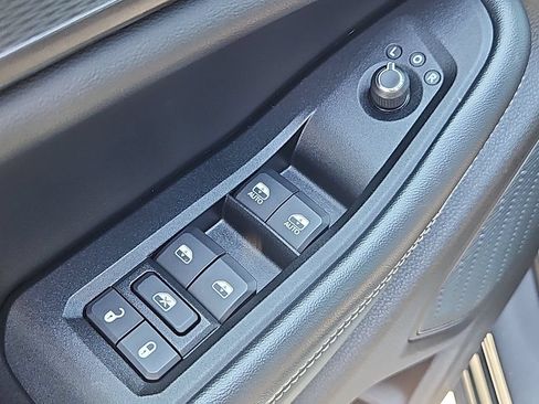 Used 2023 Jeep Grand Cherokee Altitude AWD/4WD image 28