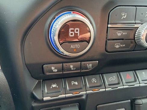 Used 2019 GMC Sierra 1500 SLT w/ SLT Premium Plus Package AWD/4WD image 22