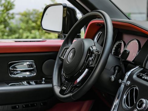 Used 2022 Rolls-Royce Cullinan image 48