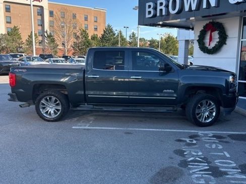 Used 2017 Chevrolet Silverado 1500 High Country image 3