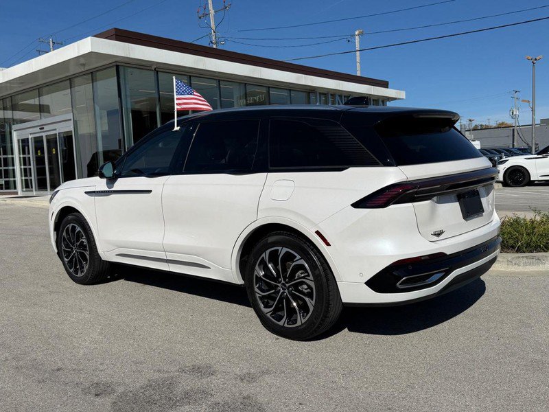 Certified 2024 Lincoln Nautilus Reserve w/ Equipment Group 202A AWD/4WD image 7