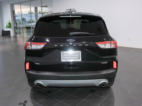 Used 2022 Ford Escape SE image 4